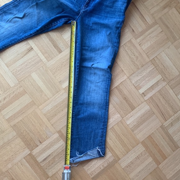 Mother light/medium wash jeans - Picture 9 of 9